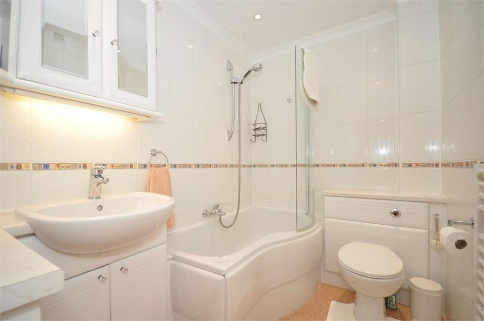 Thames View Apartments Staines-upon-Thames Εξωτερικό φωτογραφία